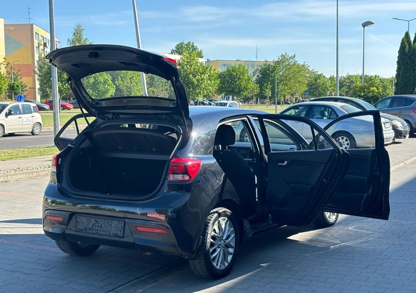 Kia Rio cena 35800 przebieg: 93950, rok produkcji 2017 z Ostrołęka małe 466